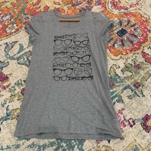 Women’s grey tee